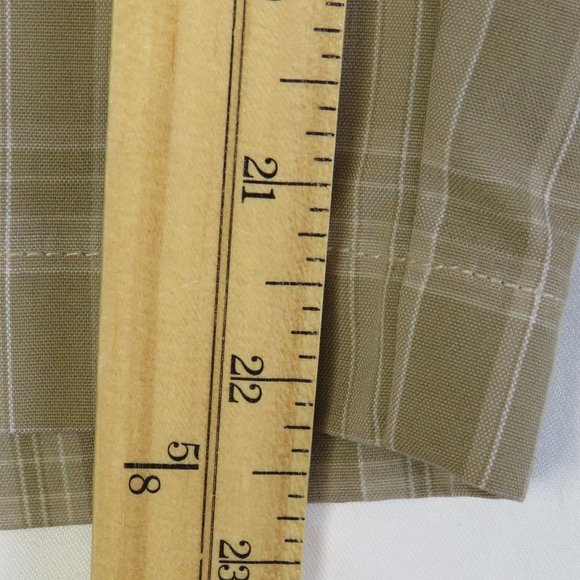 adidas* Men's 1.5" Belt Loop Multipocketed Plaid Flat Front Shorts~ Size 36 - Picture 11 of 12